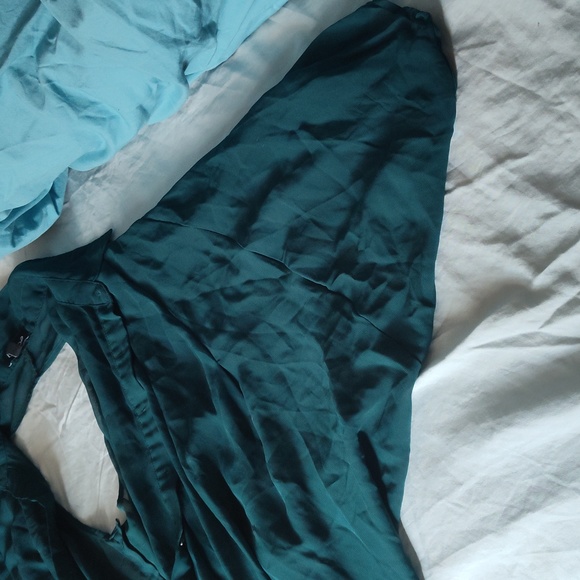 Flowy Bebe Blue Green 💚 Teal 🩵 Blouse Top Size S - Picture 11 of 16